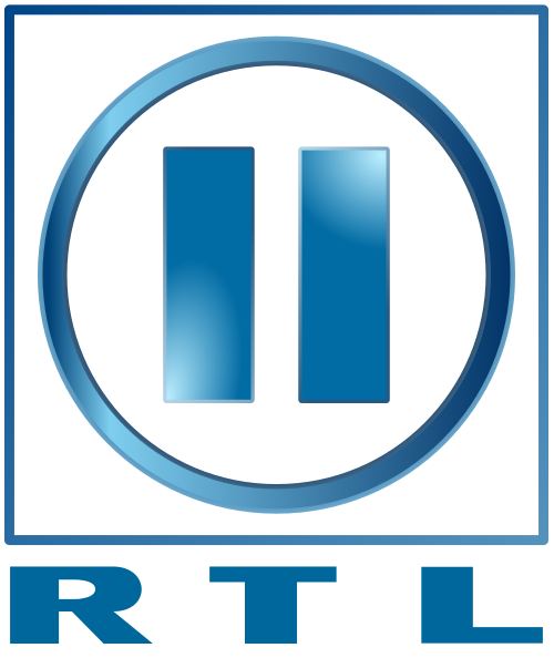 La première version du logo circulaire « II » de la chaîne a été utilisée de 1999 à 2001.