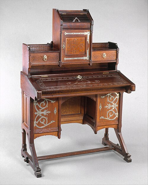 Bureau, par Kimbel et Cabus, vers 1877, chêne, laiton nickelé et ferrures en fer, Metropolitan Museum of Art