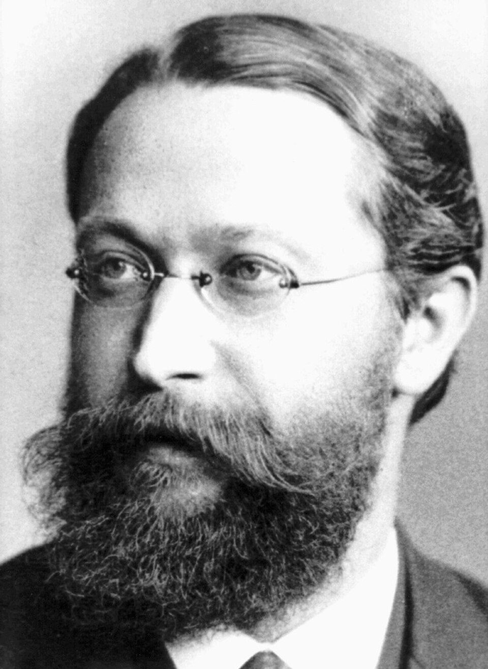 Karl Ferdinand Braun, considéré comme l'un des pères de la télévision, de la radiotélégraphie et qui a construit le premier semi-conducteur, inaugurant ainsi le domaine de l'électronique.