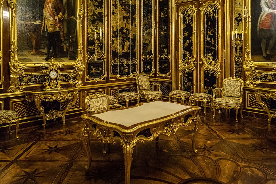 Vieux-Laque Room, Schönbrunn Palace, Vienna, Austria, decorated with Chinese black lacquerware panels, by Nikolaus Pacassi, 1743–1763