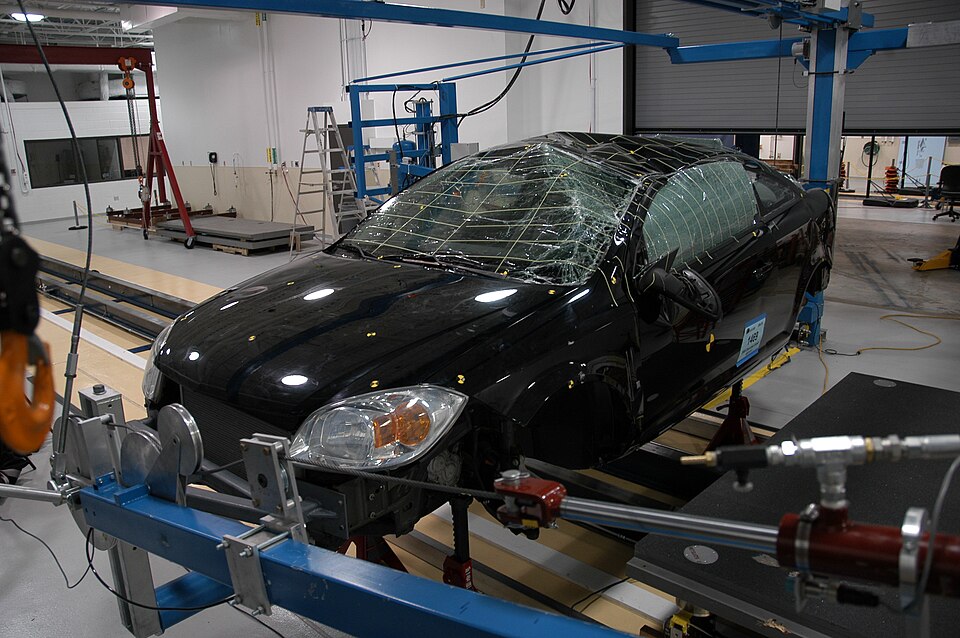 Test de retournement d'une Chevrolet Cobalt SS 2006