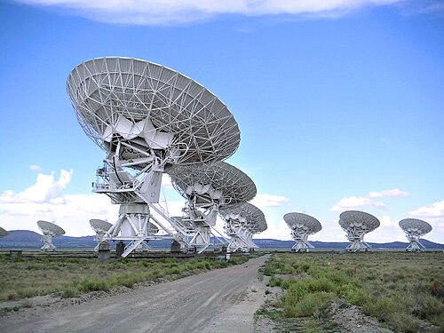 Le Very Large Array, un radiotélescope constitué d'un réseau en forme de Y de 27 antennes paraboliques à Socorro, au Nouveau-Mexique