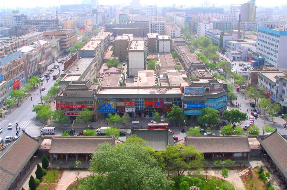 Vue de Yinchuan regardant vers l'est depuis le sommet de la pagode du temple Chengtian.