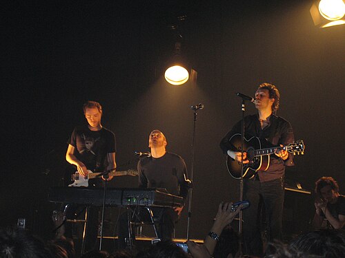 Coldplay en concert au Twisted Logic Tour