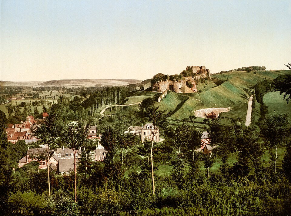 Ruines du château d'Arques, près de Dieppe, France, vers 1895