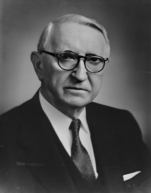 Walter F. George '01, sénateur des États-Unis, 1922-1957 ; président pro tempore, 1955-1957 ; homonyme de la Mercer Law School.
