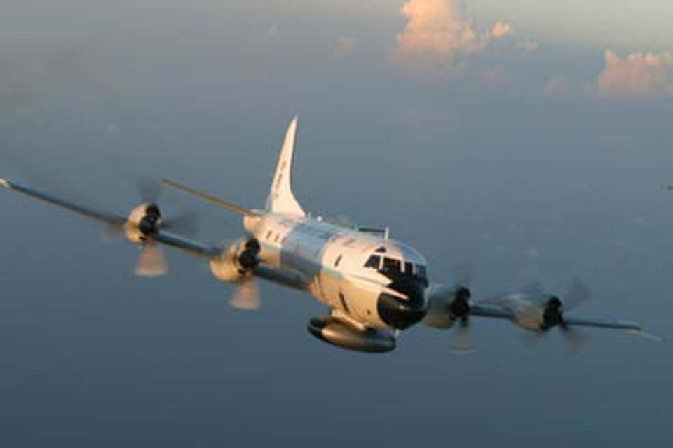 Un avion de reconnaissance météorologique WP-3D Orion en vol.