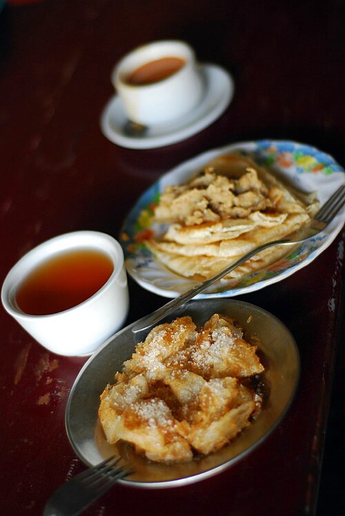 Au Myanmar, le paratha est généralement consommé en dessert, saupoudré de sucre.