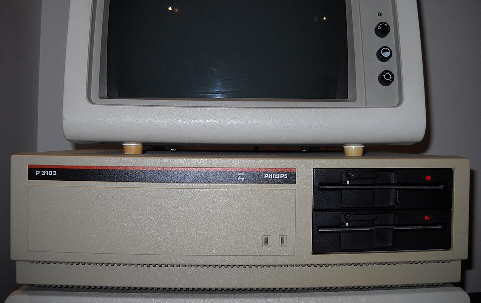 Ordinateur de bureau Philips P 3103