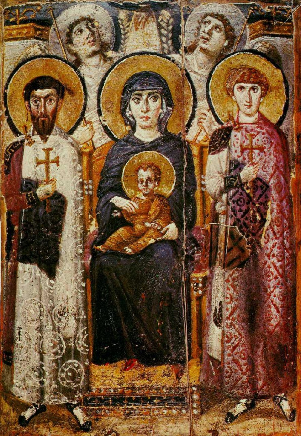 La plus ancienne icône byzantine de Marie, datant d'environ 600, réalisée à l'encaustique et conservée au monastère Sainte-Catherine, conserve une grande partie du style réaliste grec.