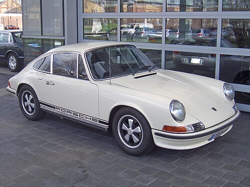 Porsche 911 avec plateforme RR. Certains modèles actuels sont désormais à transmission intégrale.