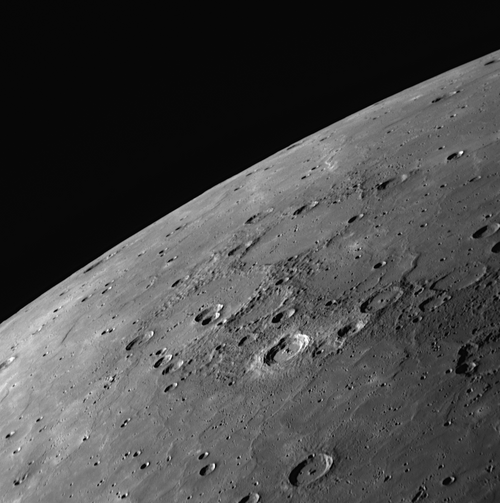 Plaines lisses sur Mercure photographiées par MESSENGER lors du troisième survol de la planète.