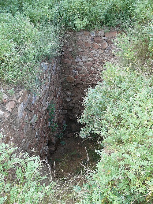 Ruines près de Qutb Minar