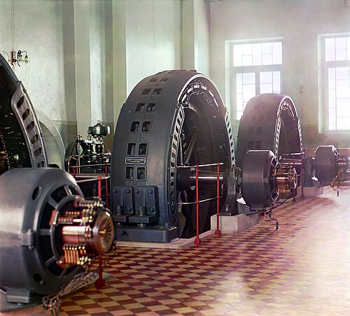 Alternateurs dans une centrale hydroélectrique sur la rivière Murghab.