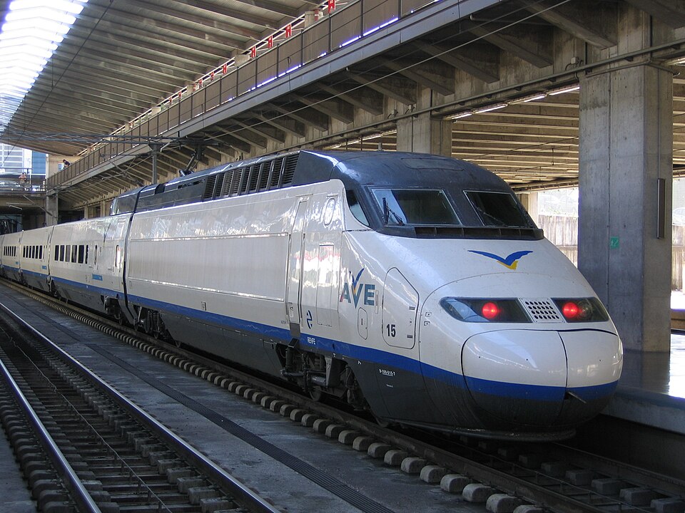 Rame AVE "Alstom" (Renfe Classe 100) à Cordoue.