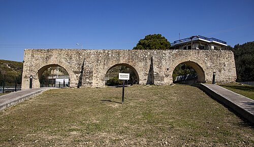 Ruines des aqueducs romains et médiévaux