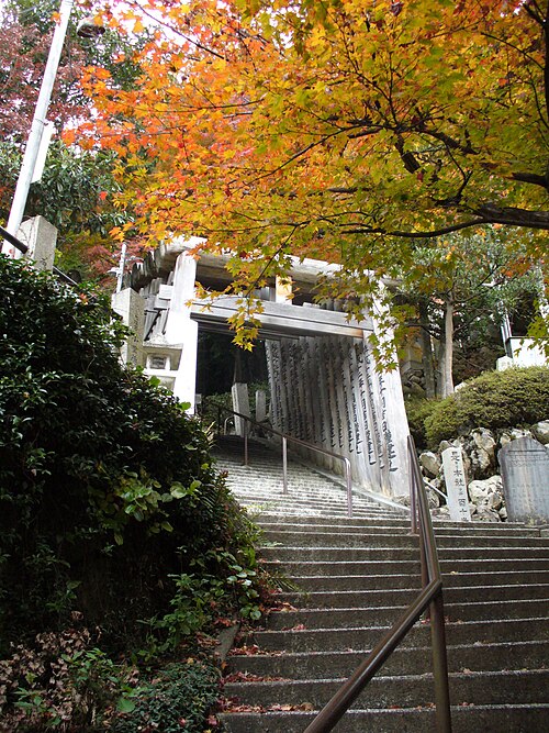 Un sandō avec des escaliers
