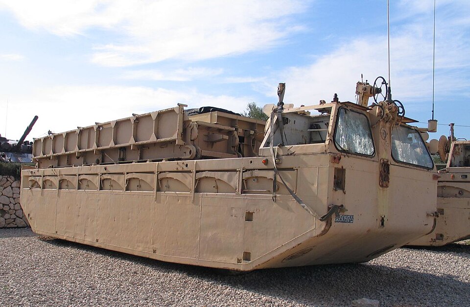 Véhicule de pontage amphibie EWK-Gillois