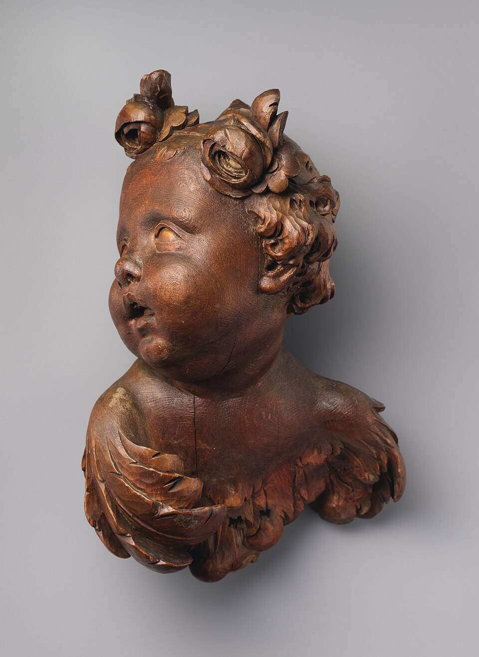 Ange baroque du sud de l'Allemagne, par Ignaz Günther, vers 1760-1770, bois de tilleul avec traces de gesso, 26,7 x 18,4 cm, Metropolitan Museum of Art