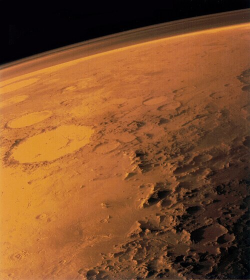 Mars semble rouge à cause de l'oxyde de fer présent à sa surface.