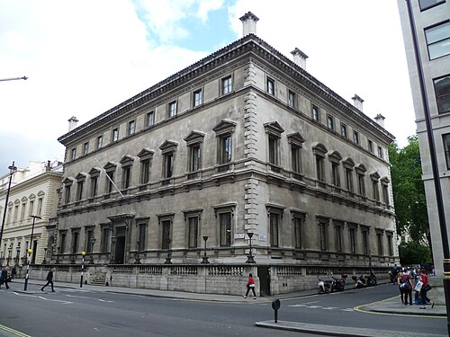 Le Reform Club (1837-1841) de Pall Mall de Barry a eu une grande influence dans sa conception et son contexte au cœur des structures de pouvoir à Londres