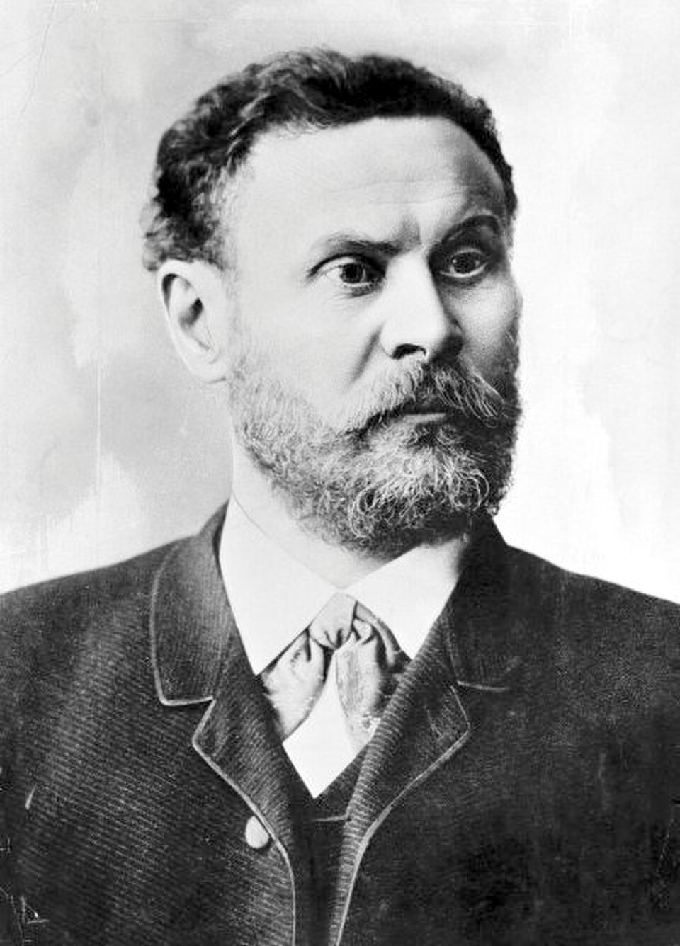 Otto Lilienthal, que l'on a surnommé le « père de l'aviation » ou le « père du vol ».