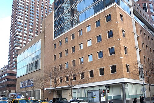 Bâtiments de WABC-TV au 147–155 Columbus Avenue et derrière le 157 Columbus Avenue