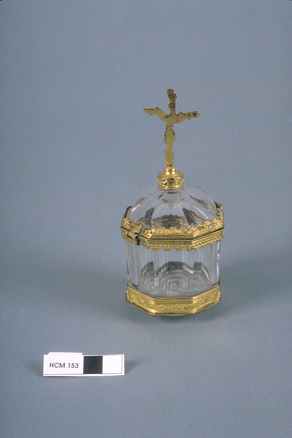 Cyx en cristal de roche à monture en cuivre doré du XXe siècle (Musée Hunt)