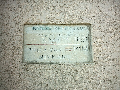 Une plaque commémorative de l'inondation de 1840 à Quincieux
