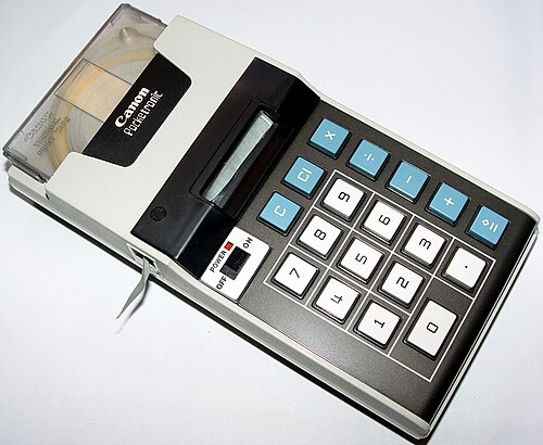 La calculatrice Canon Pocketronic imprime les résultats à l'aide d'une bande de papier (1971).