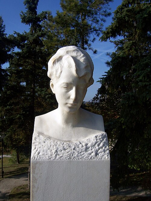 Portrait de Gertrud Klinger (1921), marbre, par Johannes Hartmann