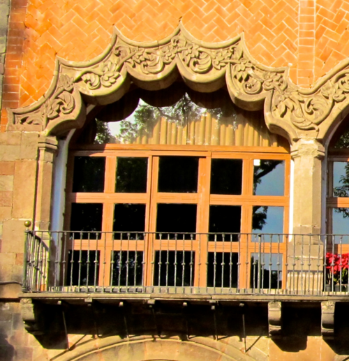 Un arc drapé au Palais du Gouvernement de Tlaxcala (1545)