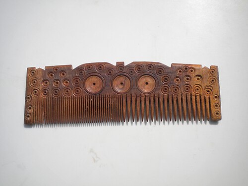 Un peigne en bois punjabi