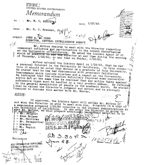 À la demande de Pauley, McCone, de la CIA, demande à Hoover de cibler les manifestations contre la guerre à l'Université de Californie à Berkeley.