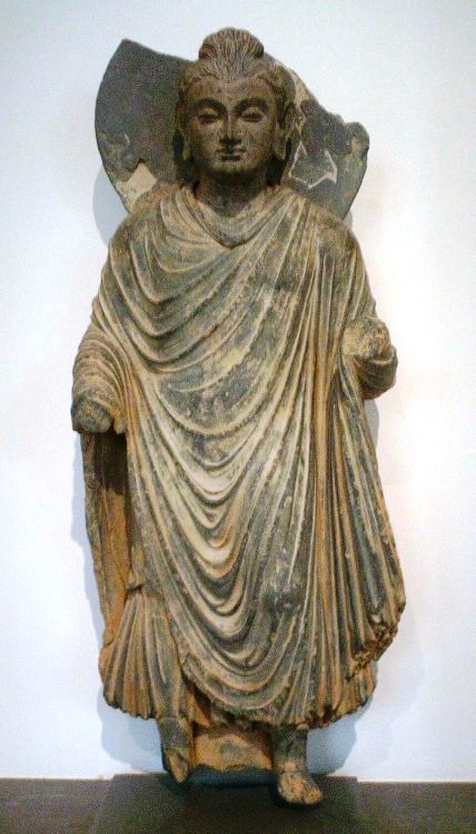 Sculpture de Bouddha debout, ancienne région du Gandhara, nord du Pakistan, Ier siècle de notre ère, Musée Guimet