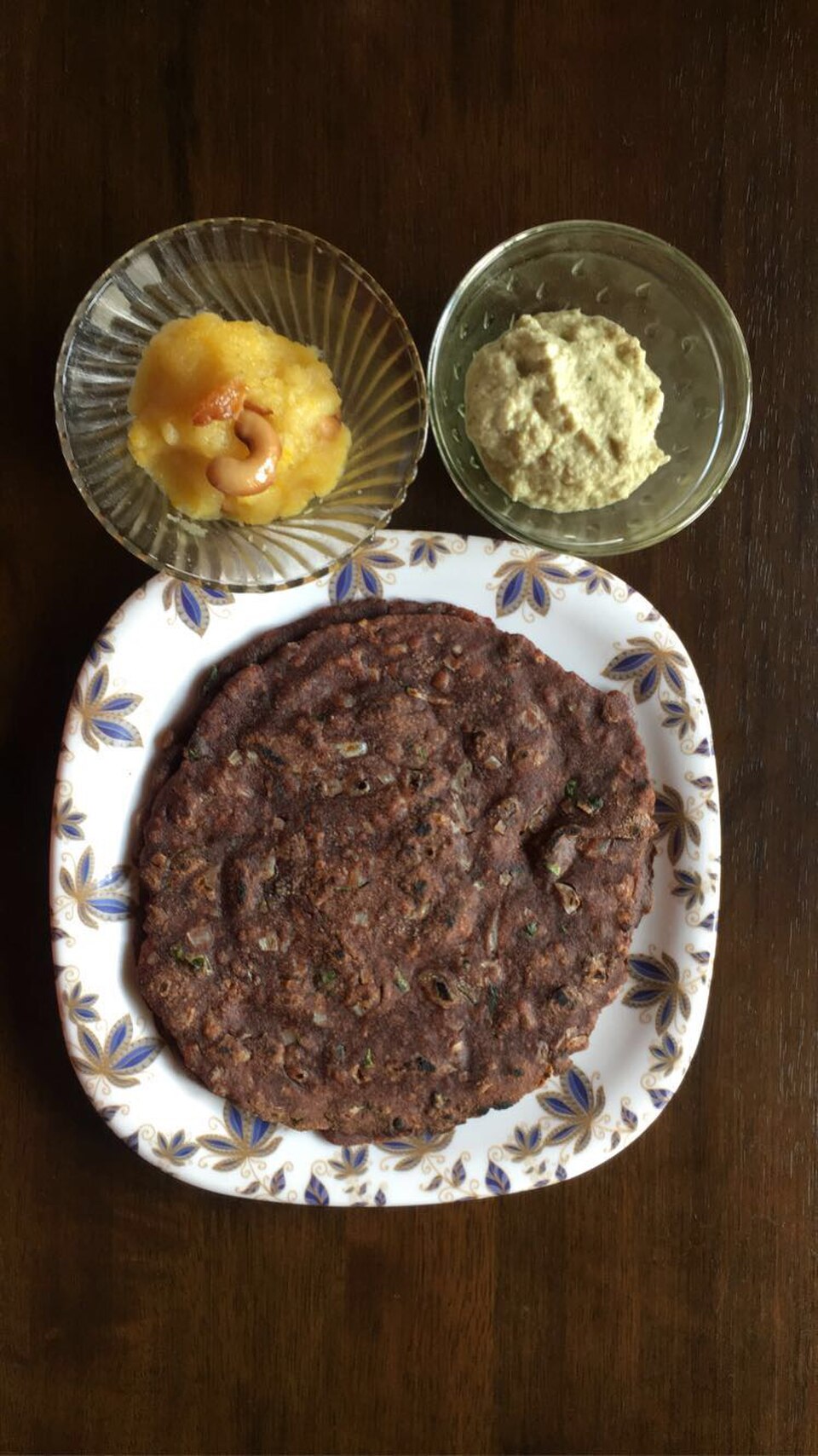 Ragi rotti, pain plat au millet, Karnataka, Inde