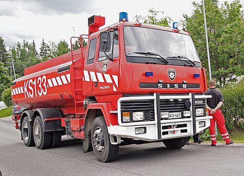 Camion citerne (ou camion-citerne)