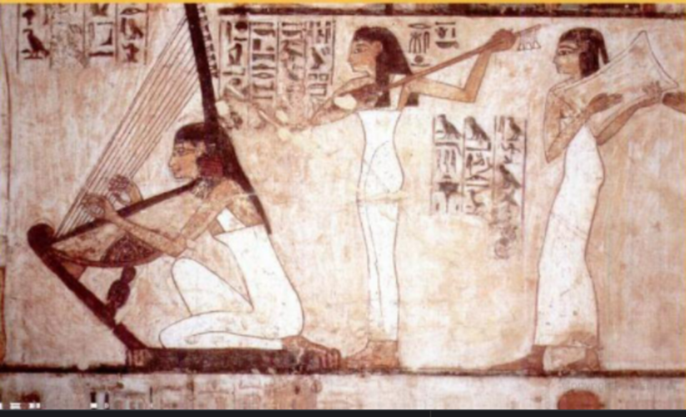 Les anciens Égyptiens jouant de la musique