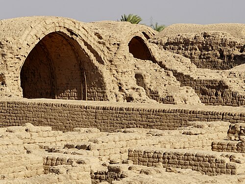 Un véritable arc (caténaire) dans les greniers du Ramesseum (vers 1300 av. J.-C.)