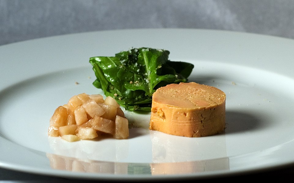 Foie gras de canard Moulard aux poires marinées