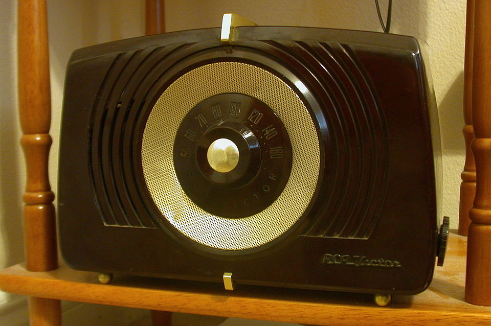 RCA Radio x551, radio de table AC/DC du début des années 50