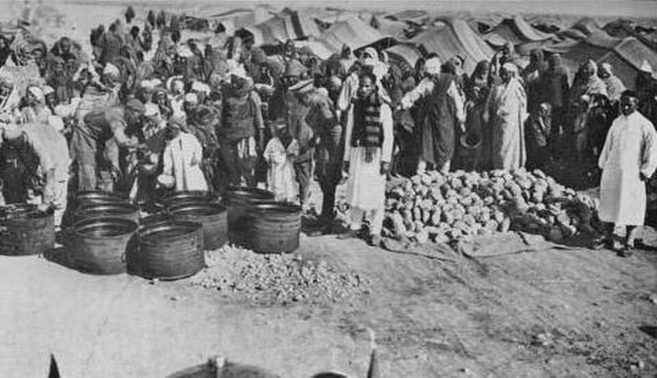 Détenus d'El Agheila, l'un des camps de concentration italiens durant la colonisation italienne de la Libye