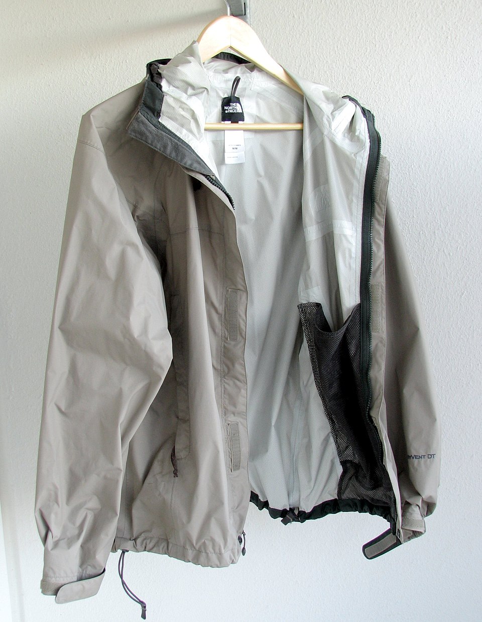 Une veste imperméable