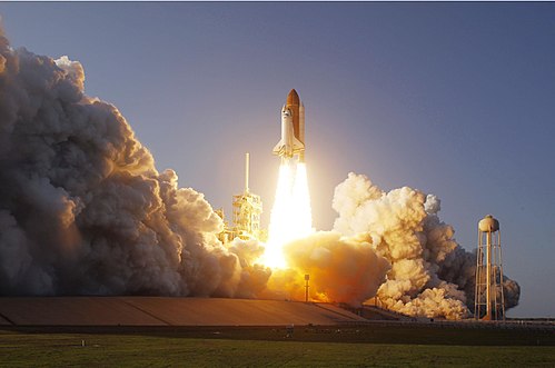 Discovery décolle de la rampe de lancement 39A.