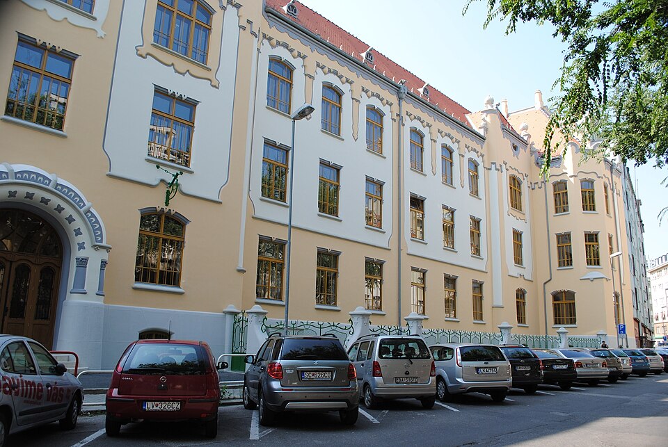 Pozsonyi Királyi Katolikus Gimnázium, un lycée de Bratislava, Slovaquie