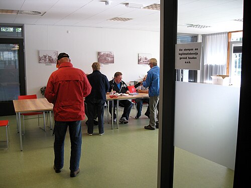 Bureau de vote dans un centre multifonctionnel à Silvolde, un village de l'est des Pays-Bas