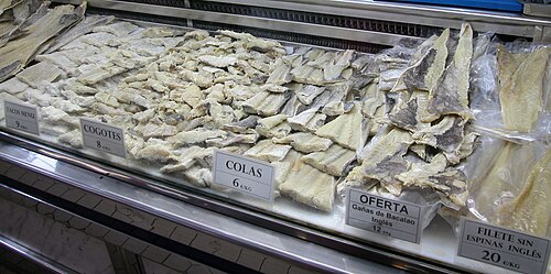 Bacalao en vente sur un marché à Valence, Espagne