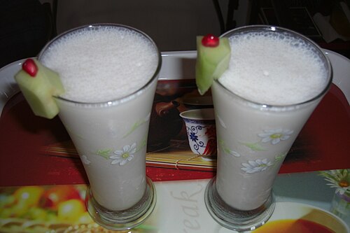 Lassi servi dans un restaurant.
