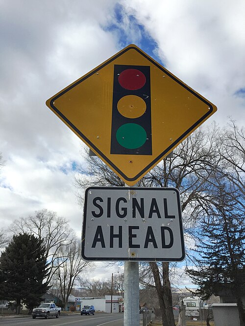 Panneau de signalisation routière aux États-Unis.