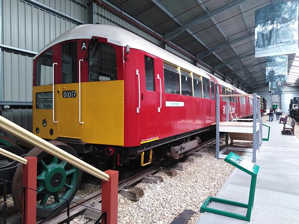 483007 Jess Harper après son retrait, conservé à l'exposition Train Story du chemin de fer à vapeur de l'île de Wight.